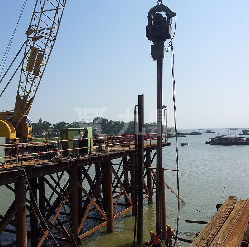 鋼棧橋施工過程中表麵處理